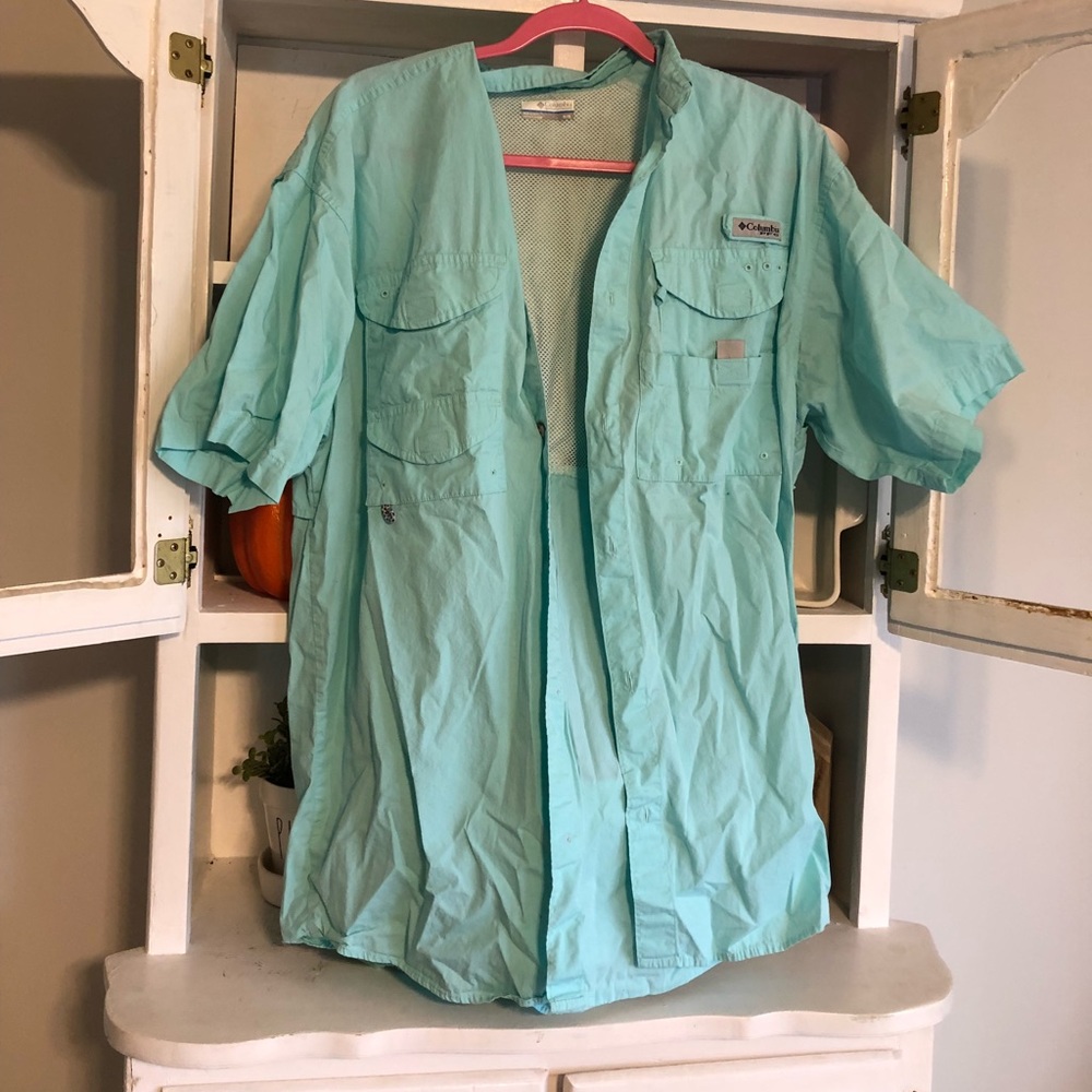Men’s Columbia shirt
